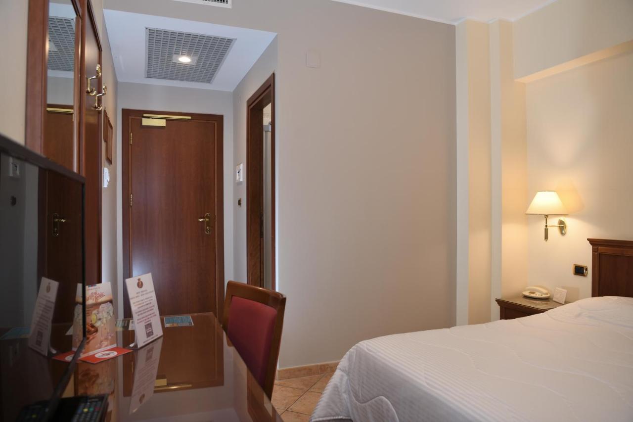 Hotel Ristorante Rossemi San Giovanni Rotondo Bagian luar foto
