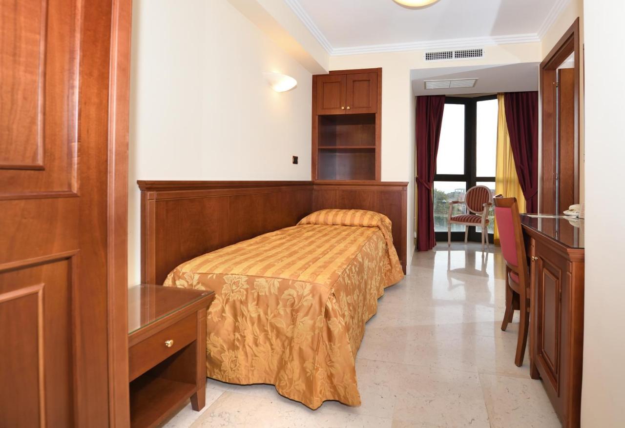 Hotel Ristorante Rossemi San Giovanni Rotondo Bagian luar foto