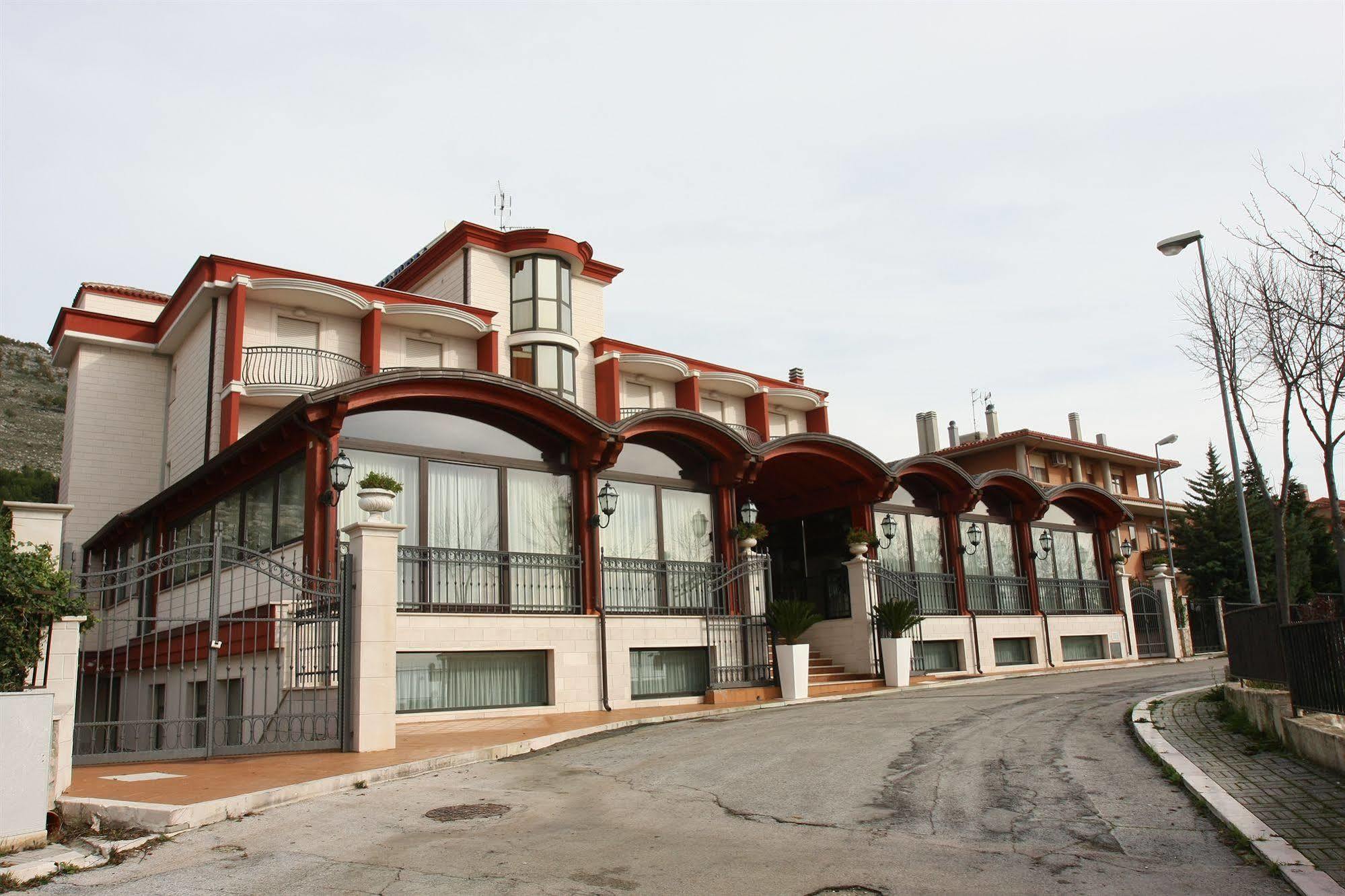 Hotel Ristorante Rossemi San Giovanni Rotondo Bagian luar foto