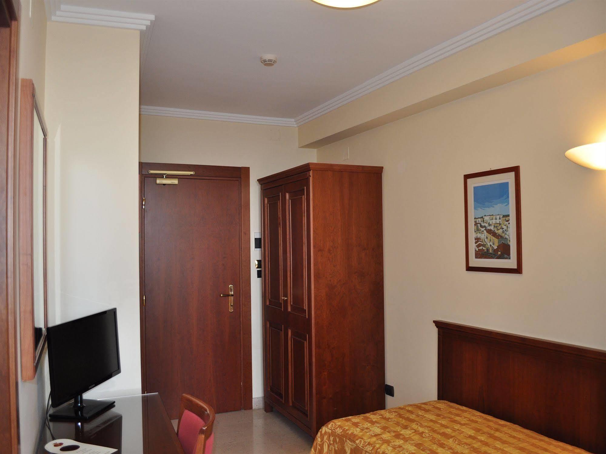 Hotel Ristorante Rossemi San Giovanni Rotondo Bagian luar foto